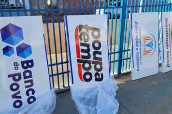 Foto - Novas Fachadas, Letreiros e Placas de Identificação nos Prédios Públicos