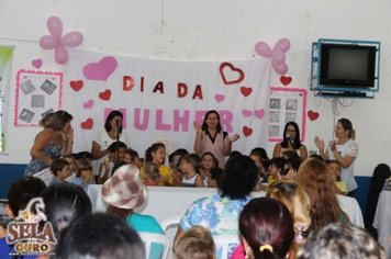 Foto - DIA INTERNACIONAL DA MULHER