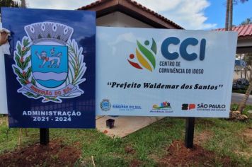 Foto - Novas Fachadas, Letreiros e Placas de Identificação nos Prédios Públicos