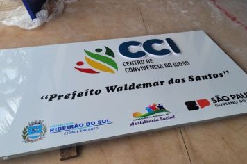 Foto - Novas Fachadas, Letreiros e Placas de Identificação nos Prédios Públicos