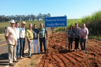 No último sábado (02/08) foi implantada a placa de denominação da RBS 328 - RODOVIA VICINAL AURÉLIO MARVULLE no Município de Ribeirão do Sul. 