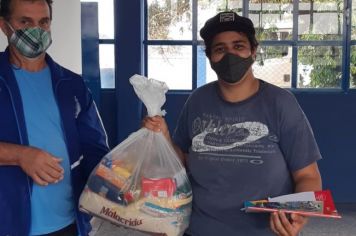 Foto - EMEF entrega KIT DE ALIMENTAÇÃO ESCOLAR